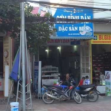 Không gian- Trạng Quỳnh - Cơm Bình Dân