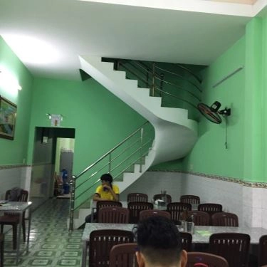 Không gian- Quán Ăn Cơm Gà Gia Phát