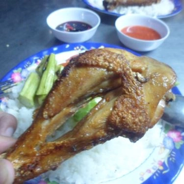 Món ăn- Quán Ăn Cơm Gà Nướng Than - Cách Mạng Tháng 8