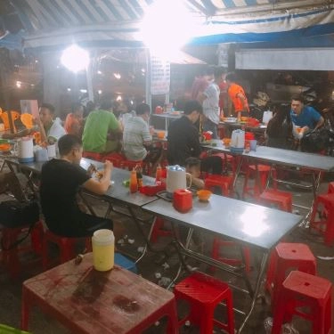 Không gian- Quán Ăn Cơm Gà Xối Mỡ A Quang