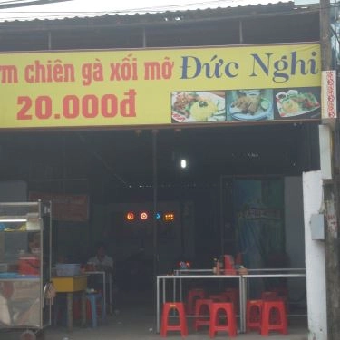 Không gian- Quán Ăn Đức Nghi - Cơm Chiên Gà Xối Mỡ
