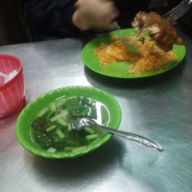 Món ăn- Quán Ăn A Lủ - Cơm Gà Xối Mỡ & Mì Xào