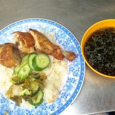Món ăn- Quán Ăn Cơm Gà Xối Mỡ Xá Xíu
