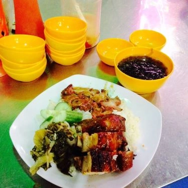 Món ăn- Quán Ăn Cơm Gà Xối Mỡ Xá Xíu