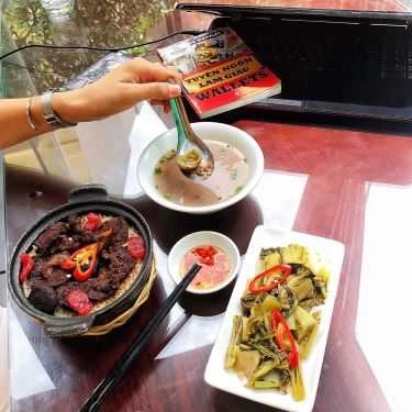 Món ăn- Cơm Niêu & Trà Việt