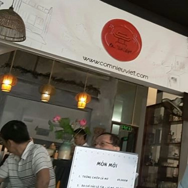 Không gian- Quán Ăn Cơm Niêu Việt