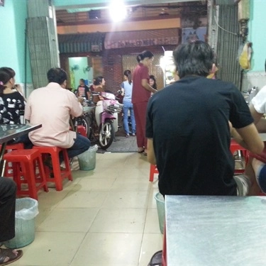 Không gian- Quán Ăn Cơm Tấm Bình Dân - Hồ Bá Kiện