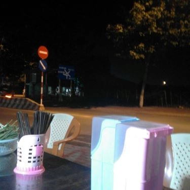 Không gian- Quán Ăn Cơm Tấm, Bún Thịt Nướng & Cháo Vịt