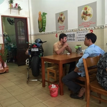 Không gian- Quán Ăn Cơm Tấm Sườn Que - Trần Hưng Đạo