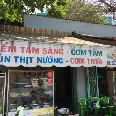 Không gian- Quán Ăn Cơm Trưa Bình Dân 20k