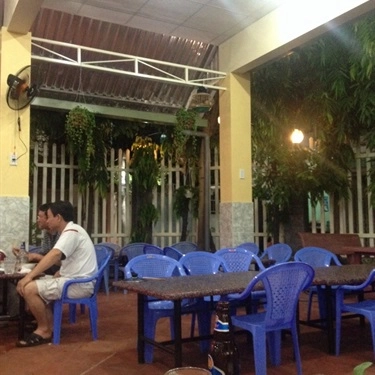 Không gian- Quán Ăn Dê Dương Ký - Nguyễn Kiệm