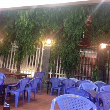 Không gian- Quán Ăn Dê Dương Ký - Nguyễn Kiệm