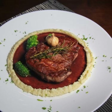 Tổng hợp- Nhà Hàng DOM - The Wine Bistro
