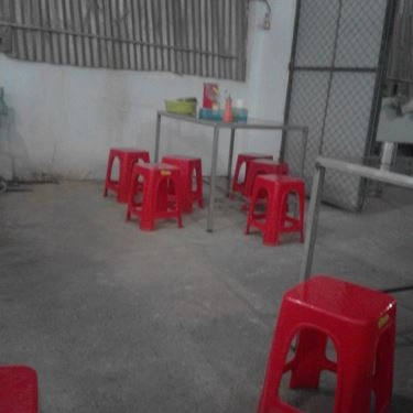 Không gian- Quán Ăn Đức Nghi - Cơm Chiên Gà Xối Mỡ