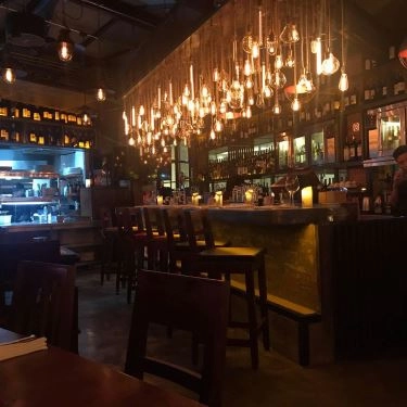 Không gian- Nhà Hàng El Gaucho Steakhouse