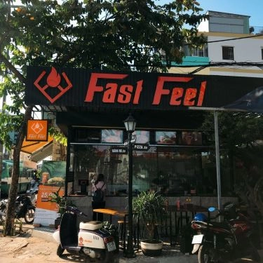 Không gian- Quán Ăn Fast Feel - Pizza & Bánh Mì