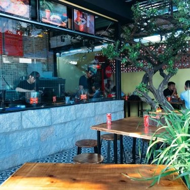 Không gian- Quán Ăn Fast Feel - Pizza & Bánh Mì