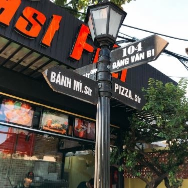 Không gian- Quán Ăn Fast Feel - Pizza & Bánh Mì