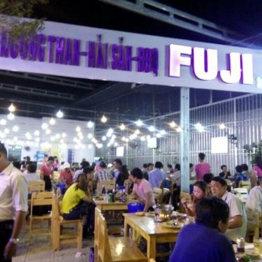 Không gian- Quán Ăn Fuji - Nướng Than Hải Sản BBQ