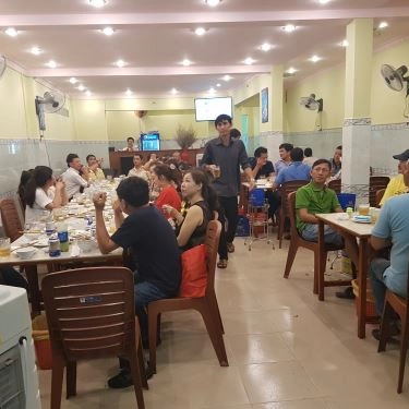Không gian- Quán Ăn Gà Ngon Xứ Quảng