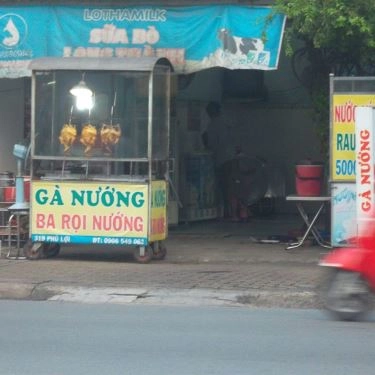 Không gian- Quán Ăn Gà Nướng & Bà Rọi Nướng