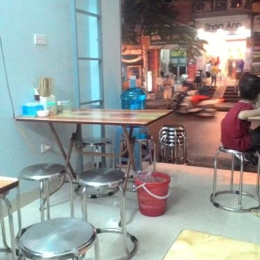 Không gian- Quán Ăn Gà Tần & Bánh Cuốn Nóng - Phan Văn Trường