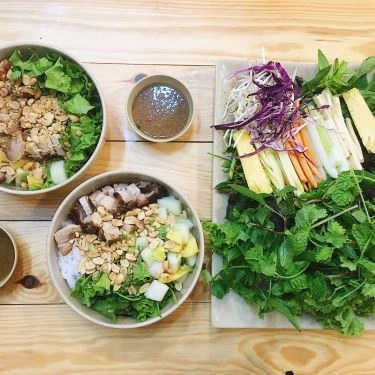 Món ăn- Quán Ăn Habibi Hoàng Bèo - Bánh Tráng Cuốn Thịt Heo - Ngọc Lâm
