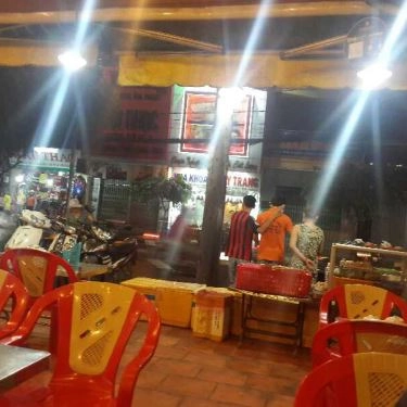 Không gian- Quán Ăn Hải Sản A Xừ