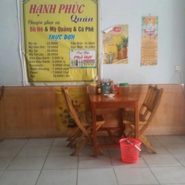 Không gian- Quán Ăn Hạnh Phúc Quán - Mì Quảng & Bò Né