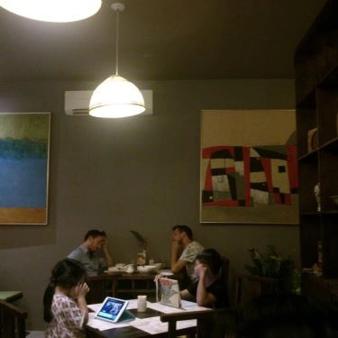 Không gian- Quán Ăn Tiệm Ăn Huế Hoàng Gia - Trần Kế Xương