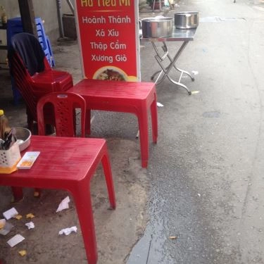 Không gian- Quán Ăn Hoành Thánh & Hủ Tiếu Mì