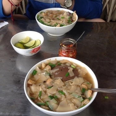 Món ăn- Quán Ăn Hoành Thánh Lá - Phan Văn Trị
