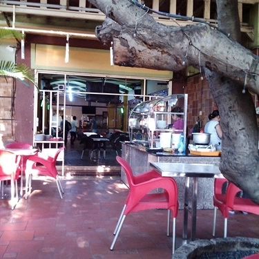 Không gian- Quán Ăn Hồng Phát Cafe - Không Gian Sân Vườn
