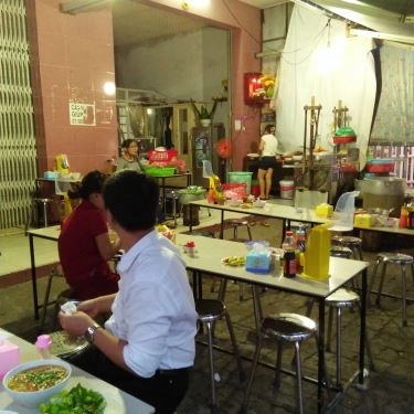 Không gian- Quán Ăn Hủ Tiếu Bà Thu