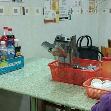 Không gian- Quán Ăn Hủ Tiếu Bò Viên Bình Phú