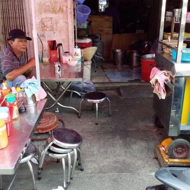 Không gian- Quán Ăn Hủ Tiếu Mì Hoành Thánh - Trần Tuấn Khải