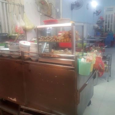 Không gian- Quán Ăn Hủ Tiếu Mì & Hoành Thánh - Phạm Văn Chí