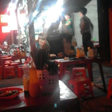 Không gian- Quán Ăn Hủ Tíu Gõ