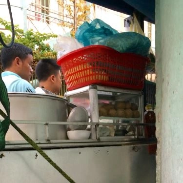 Không gian- Quán Ăn Hủ Tiếu & Mì Hoành Thánh Bình Dân
