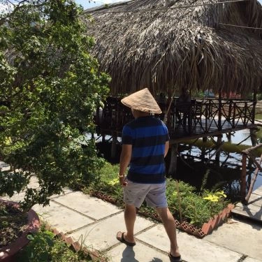 Không gian- Quán Ăn Câu Cá Hương Quê - Lê Văn Lương