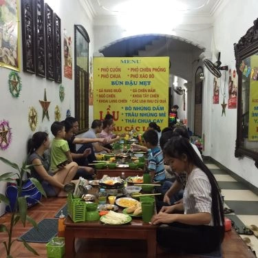Không gian- Quán Ăn Huyền Mạnh - Phở Cuốn Ngũ Xã