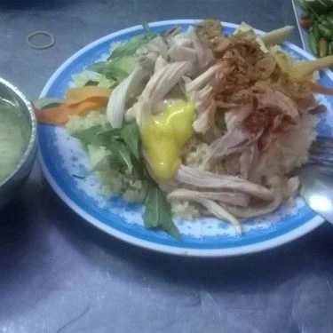 Món ăn- Quán Ăn Khu Cơm Gà Vỉa Hè - Tô Vĩnh Diện