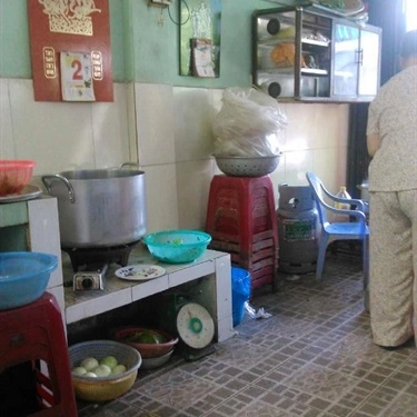 Không gian- Quán Ăn Khu Phố Mì Quảng - Nguyễn Bỉnh Khiêm
