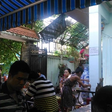 Không gian- Quán Ăn Khu Phố Mì Quảng - Nguyễn Bỉnh Khiêm