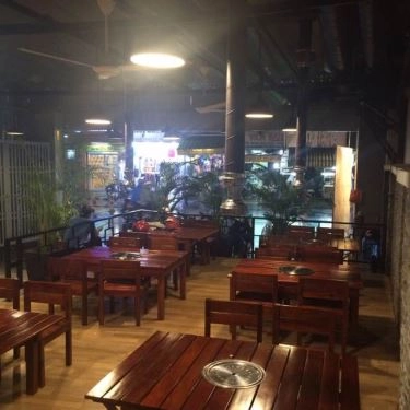 Không gian- Quán Ăn Korea BBQ