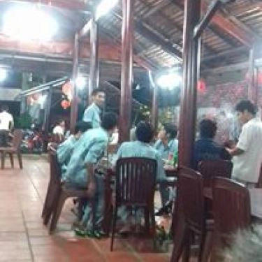 Không gian- Quán Ăn Lâu Dê Phố Núi Ninh Bình