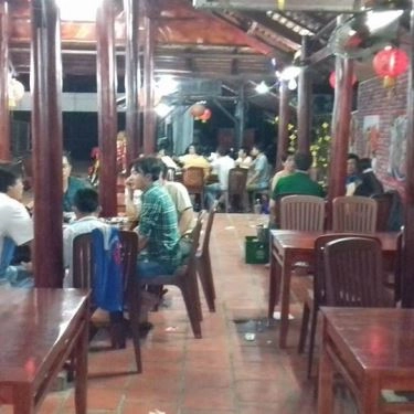 Không gian- Quán Ăn Lâu Dê Phố Núi Ninh Bình