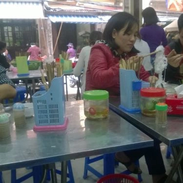 Không gian- Quán Ăn Lê Hằng - Bún Chả & Bún Nem