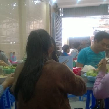 Không gian- Quán Ăn Lê Hằng - Bún Chả & Bún Nem