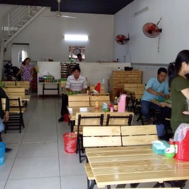 Không gian- Quán Ăn Lục Lạc Quán - Cơm Tấm, Bún Riêu & Hủ Tiếu